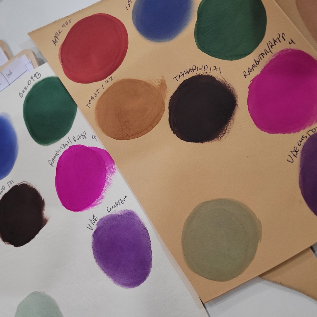 THE CHUCK. BB TAMARIND. BRASIL OCRE LAKE. TOAST THREAD. EDGE INKED.