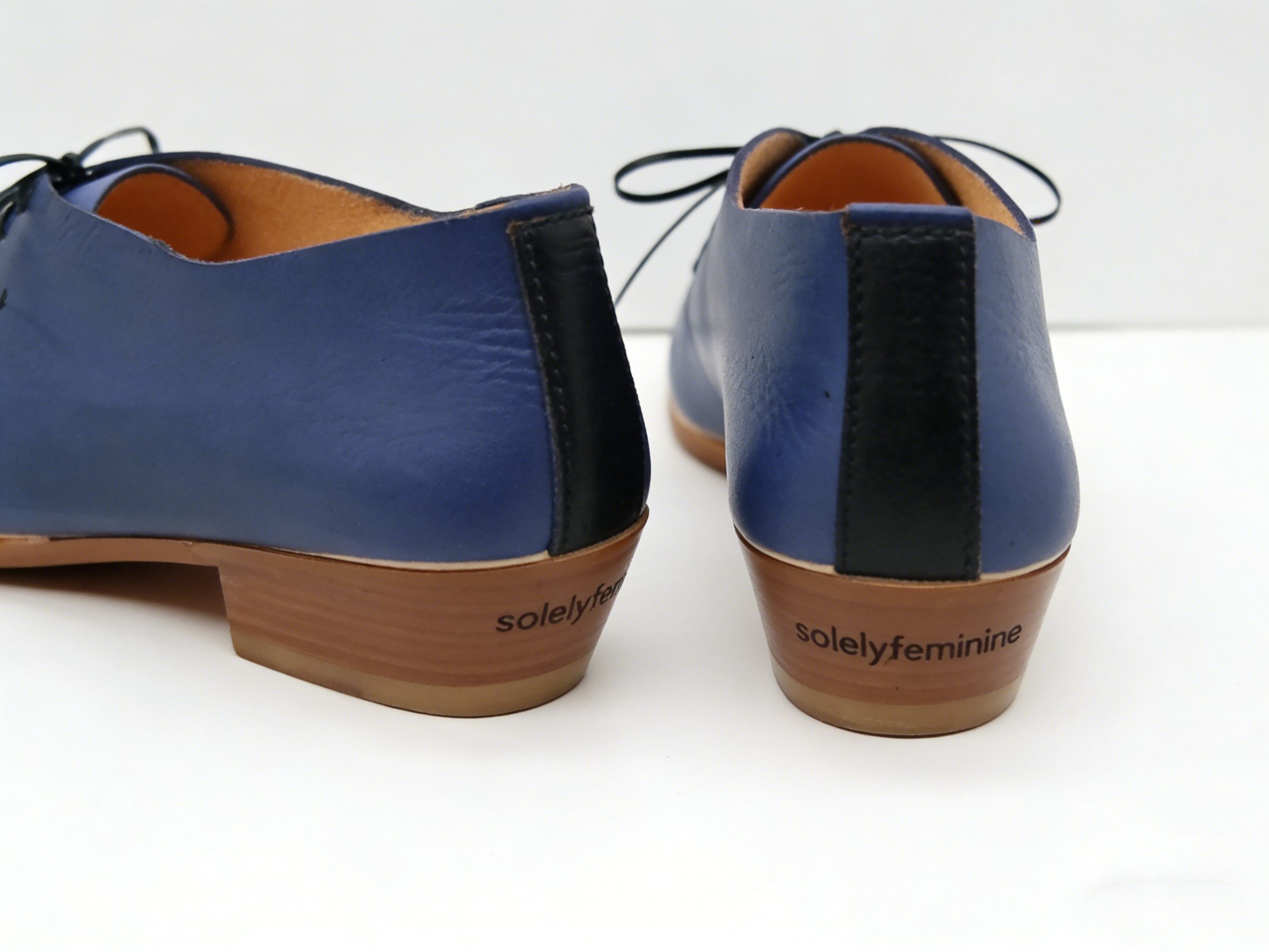 THE CHUCK. BB AZURE W AZURE LAKE. EDGE INKED. BLACK THREAD.