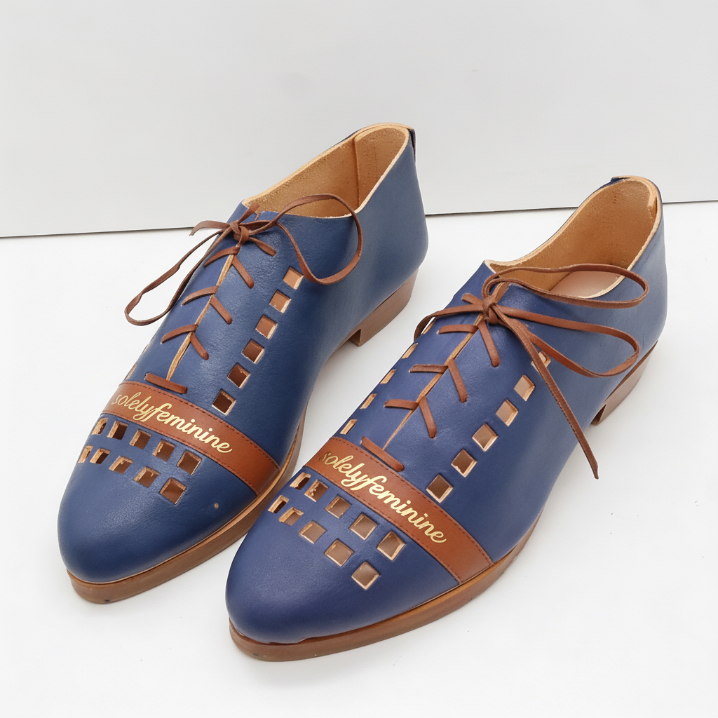 THE ERICA. BB AZURE. BROWN LACE.