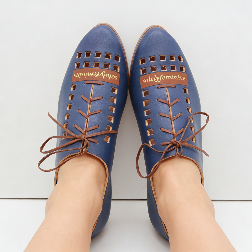 THE ERICA. BB AZURE. BROWN LACE.