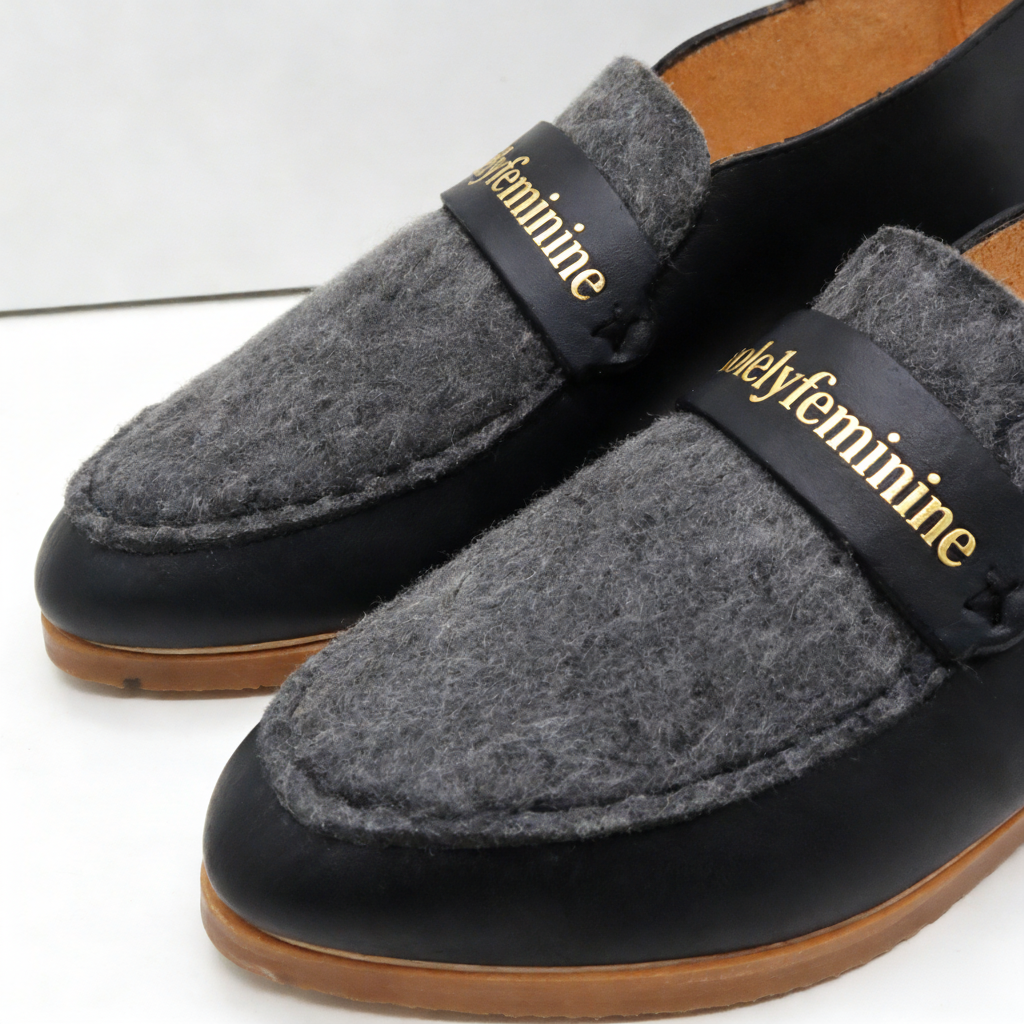 THE PENNY. BB NORI. DARK GREY FELTED WOOL W NORI MASK. BLACK THREAD. EDGE INKED. 2CM